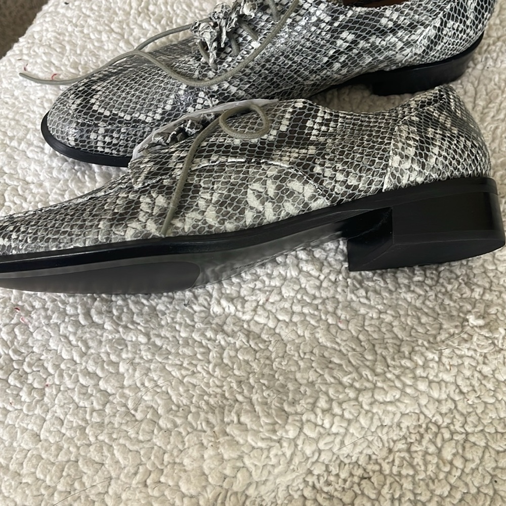 Never Worn - New In Box - image 6